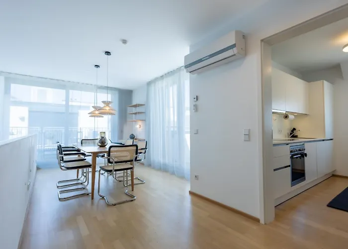 Dachgeschoss-maisonette Mit Terrasse Am Karlsplatz