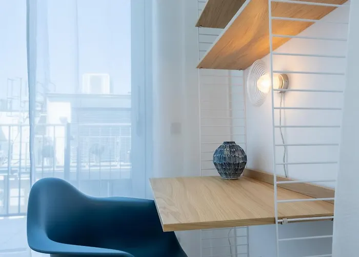 Dachgeschoss-maisonette Mit Terrasse Am Karlsplatz *