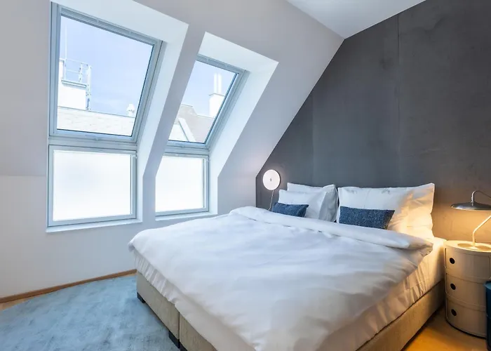 Dachgeschoss-maisonette Mit Terrasse Am Karlsplatz Βιέννη
