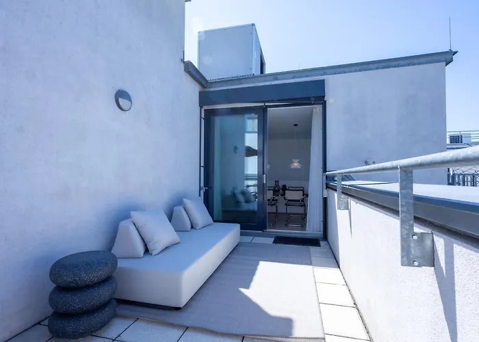 Διαμέρισμα Dachgeschoss-maisonette Mit Terrasse Am Karlsplatz *