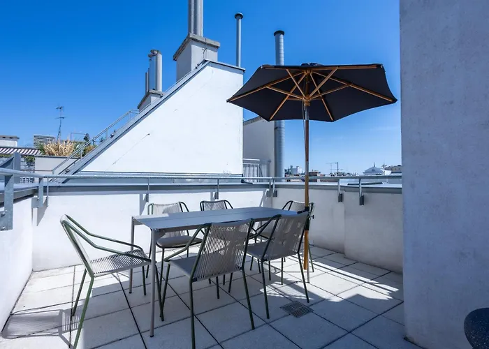 Dachgeschoss-maisonette Mit Terrasse Am Karlsplatz * Βιέννη