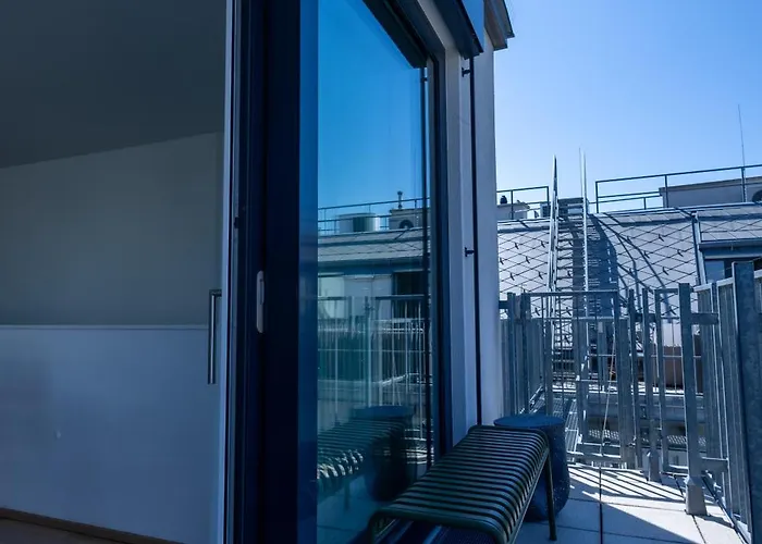 Dachgeschoss-maisonette Mit Terrasse Am Karlsplatz *